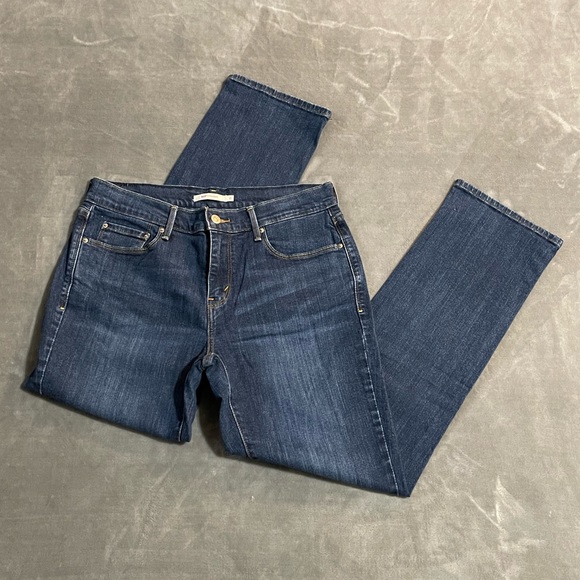 Levi's Denim - Levi’s 505 Straight Leg Medium Wash Jeans!